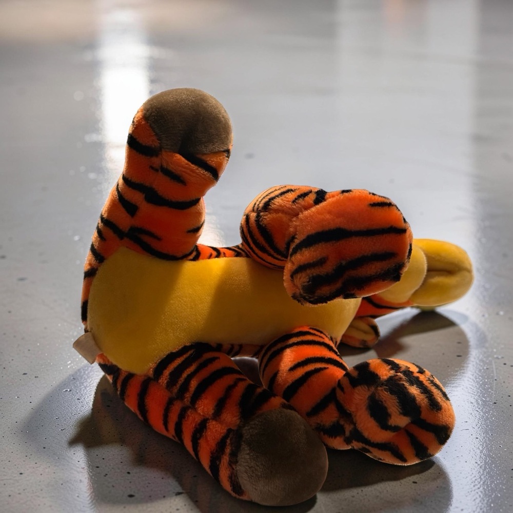 80s Vintage Disney Parks Exclusive Tigger Plush 16” Black Orange Disney World - Picture 14 of 16